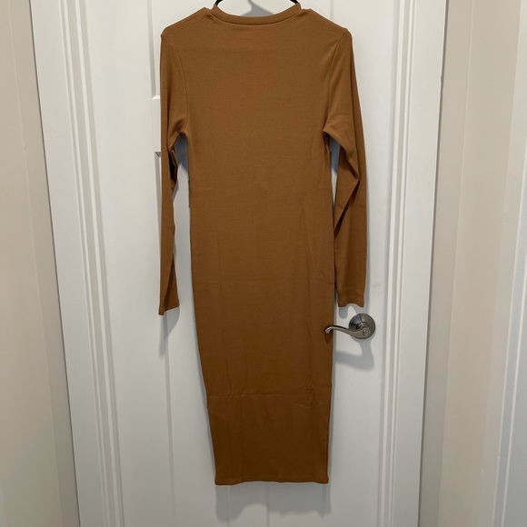 Ribbed crossed midi dress - Picture 3 of 3